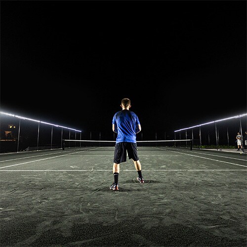 オン　On Tennis Court-T（海外サイズ:S） Men's Court Tank | White & Black | On Japan